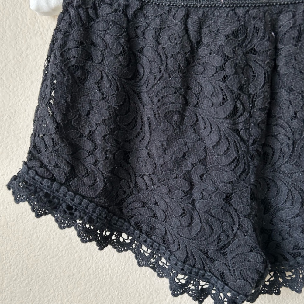 Lace Shorts Black Trim Hem Elastic Waist Lined by Ambiance Size Small - Picture 10 of 12